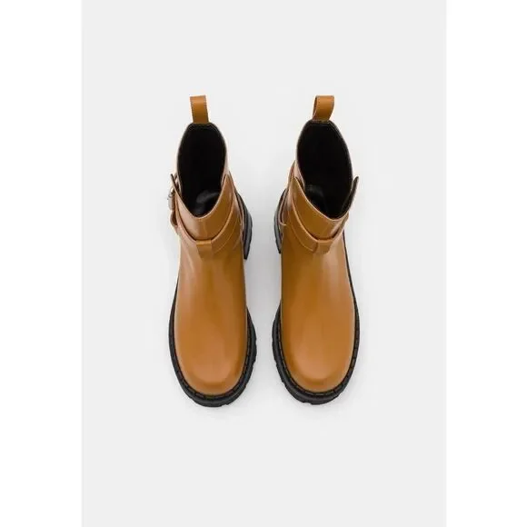 By Far Warner Peanut Butter Soft Semi boots Patent Leather39